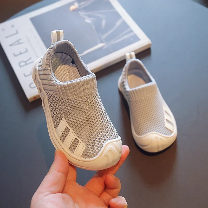 Kids Sneakers Lightweight Children Boys Girls Casual Shoes Soft Bottom Breathable Boys Girls Children's Sports Student Running
Kids Sneakers Lightweight Children Boys Girls Casual Shoes Soft Bottom Breathable Boys Girls Children's Sports Student Running