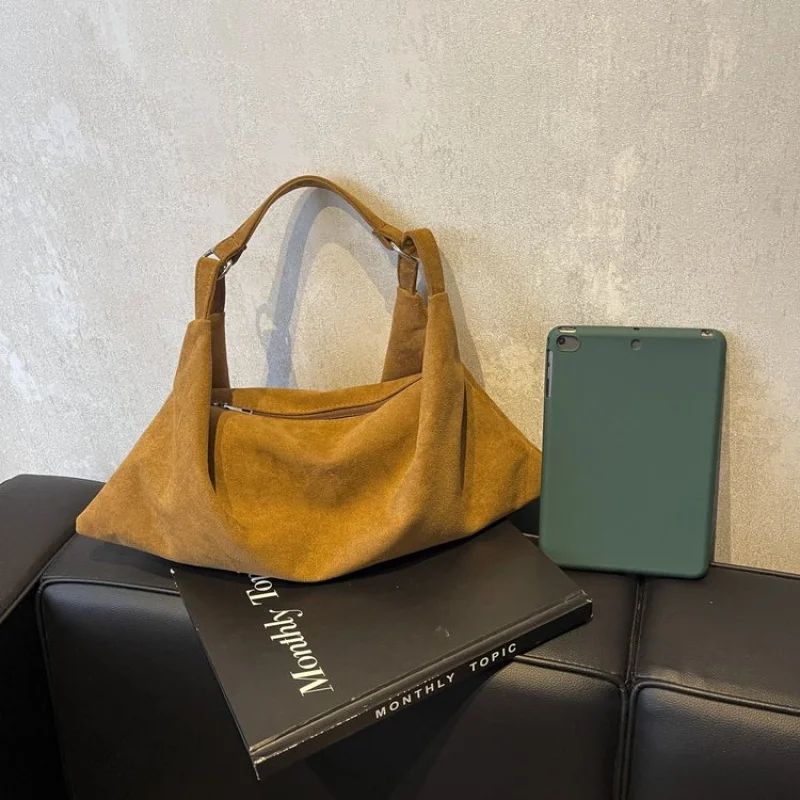 Fashionable Leather Women's Tote Bag Luxury Brand Classic Elegant Trendy Design Vintage Daily Commuter Bag
Fashionable Leather Women's Tote Bag Luxury Brand Classic Elegant Trendy Design Vintage Daily Commuter Bag