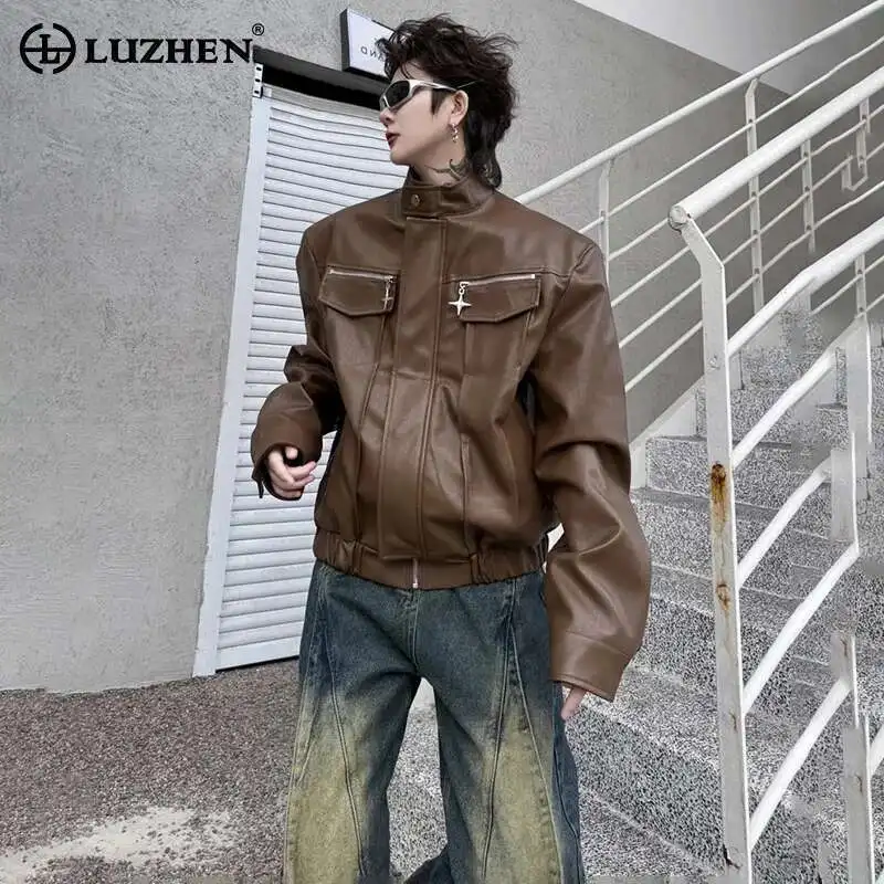 LUZHEN Decorate 2025 Original Men's New Metal Zipper PU Leather Jacket Street Stand Collar Male Short Coats New Trendy LZ8875
LUZHEN Decorate 2025 Original Men's New Metal Zipper PU Leather Jacket Street Stand Collar Male Short Coats New Trendy LZ8875