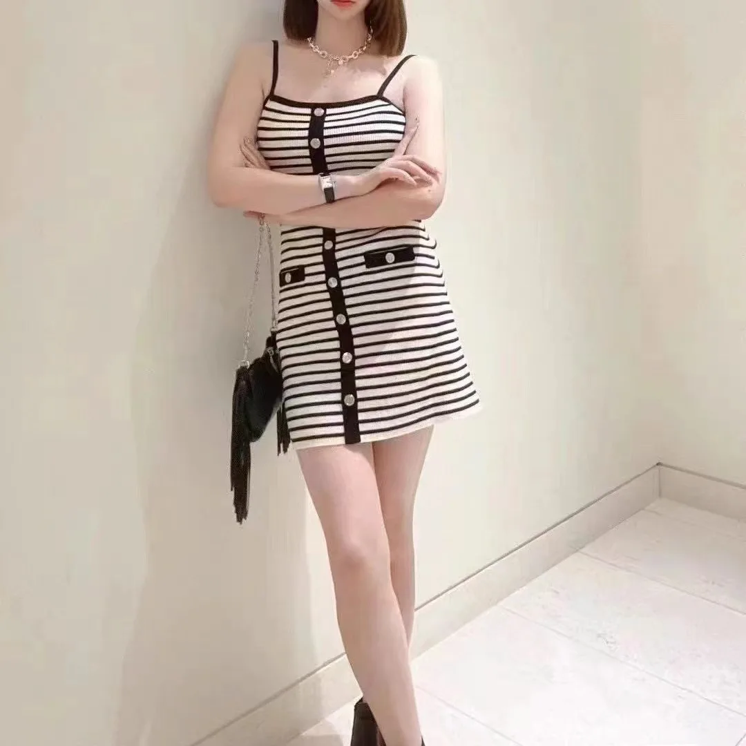 Women's Contrasting Stripes Sling Dresses Elegant Slim Summer 2024 New Ladies Single Breasted Knitted Mini Robe
Women's Contrasting Stripes Sling Dresses Elegant Slim Summer 2024 New Ladies Single Breasted Knitted Mini Robe