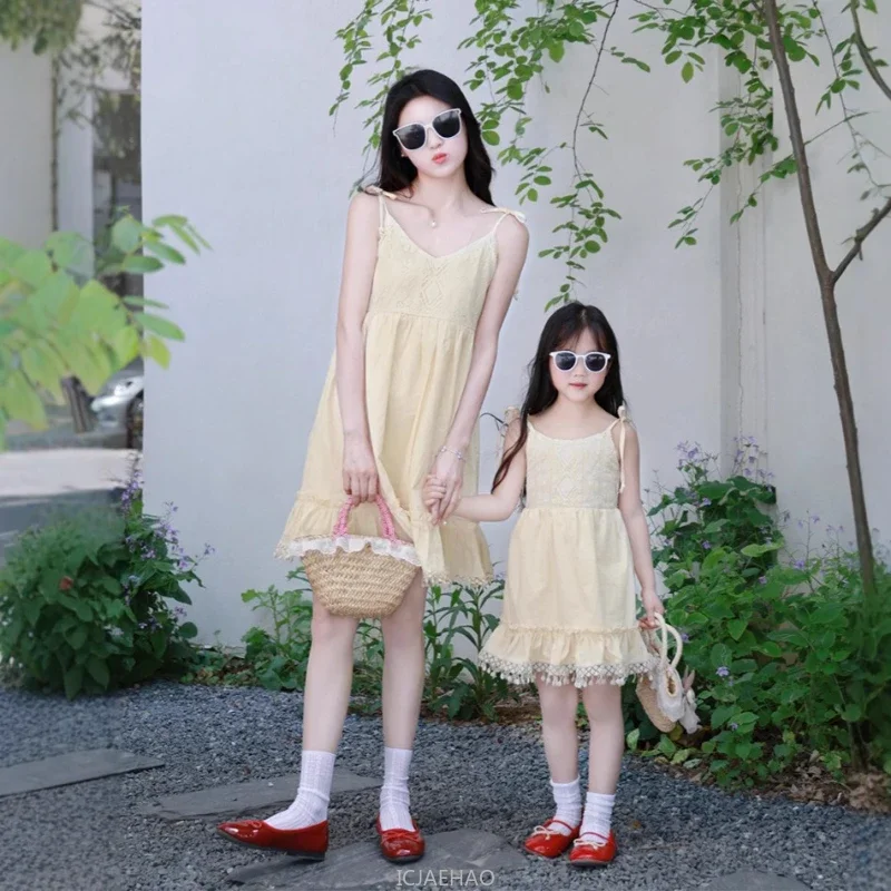 2025 Mother Daughter Matching Dresses Cotton Lace Floral Summer Sweet Family Clothes Mom Vacation Outfits Cute Girls Dress
2025 Mother Daughter Matching Dresses Cotton Lace Floral Summer Sweet Family Clothes Mom Vacation Outfits Cute Girls Dress