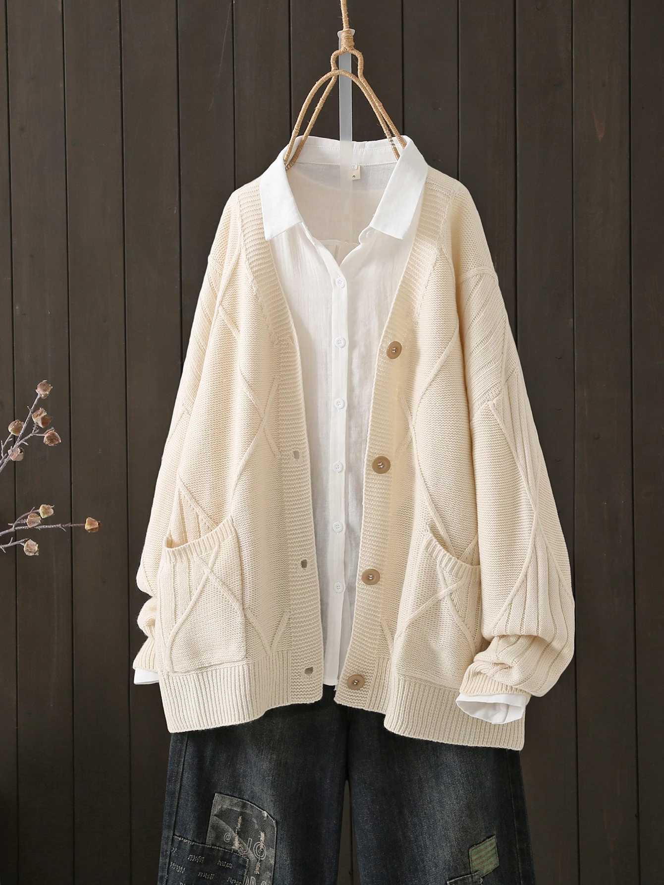Plus Size Women Apricot Drop Shoulder Knit Cardigan,Vintage Geometric Line Long Sleeve Pocket Sweater Coat Autumn Winter Outwear
Plus Size Women Apricot Drop Shoulder Knit Cardigan,Vintage Geometric Line Long Sleeve Pocket Sweater Coat Autumn Winter Outwear