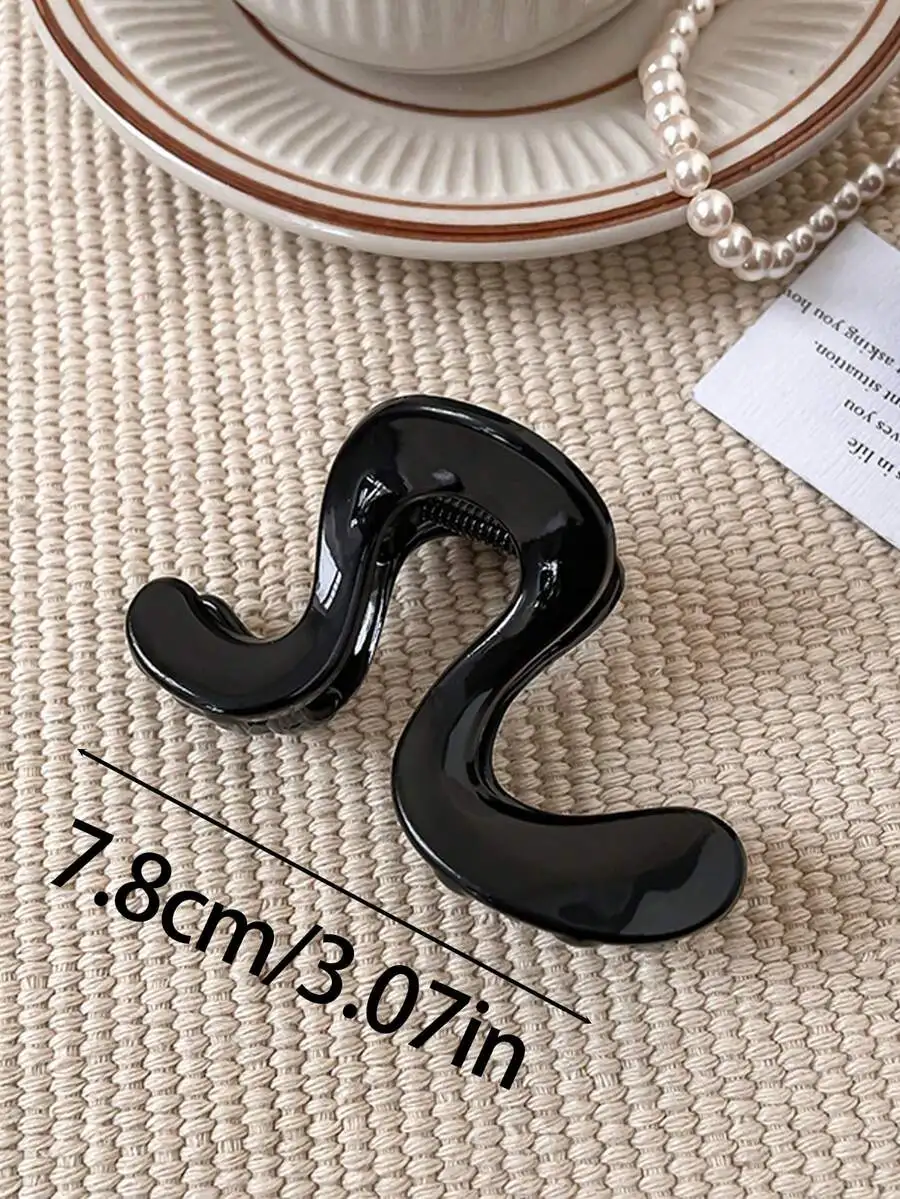 7.8cm Black Plastic Hair Claw Clip For Women Stylish Versatile Hair Accessory
7.8cm Black Plastic Hair Claw Clip For Women Stylish Versatile Hair Accessory