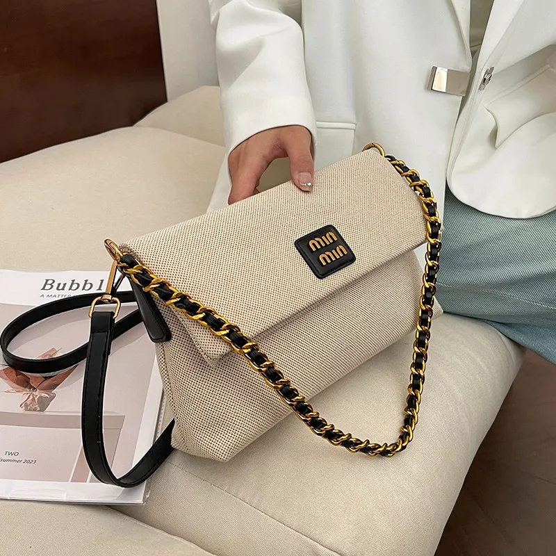 Retro High-End Crossbody Bag - Unique Niche Trendy Exquisite Versatile Design Suits Women's Sweet Casual Fashionable Use
Retro High-End Crossbody Bag - Unique Niche Trendy Exquisite Versatile Design Suits Women's Sweet Casual Fashionable Use