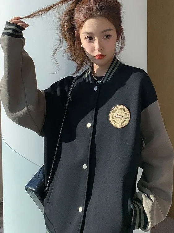 Зимняя женская куртка в американском университетском стиле, модель New Arrival, ретро, свободный крой, флисовая, маленький размер
Зимняя женская куртка в американском университетском стиле, модель New Arrival, ретро, свободный крой, флисовая, маленький размер