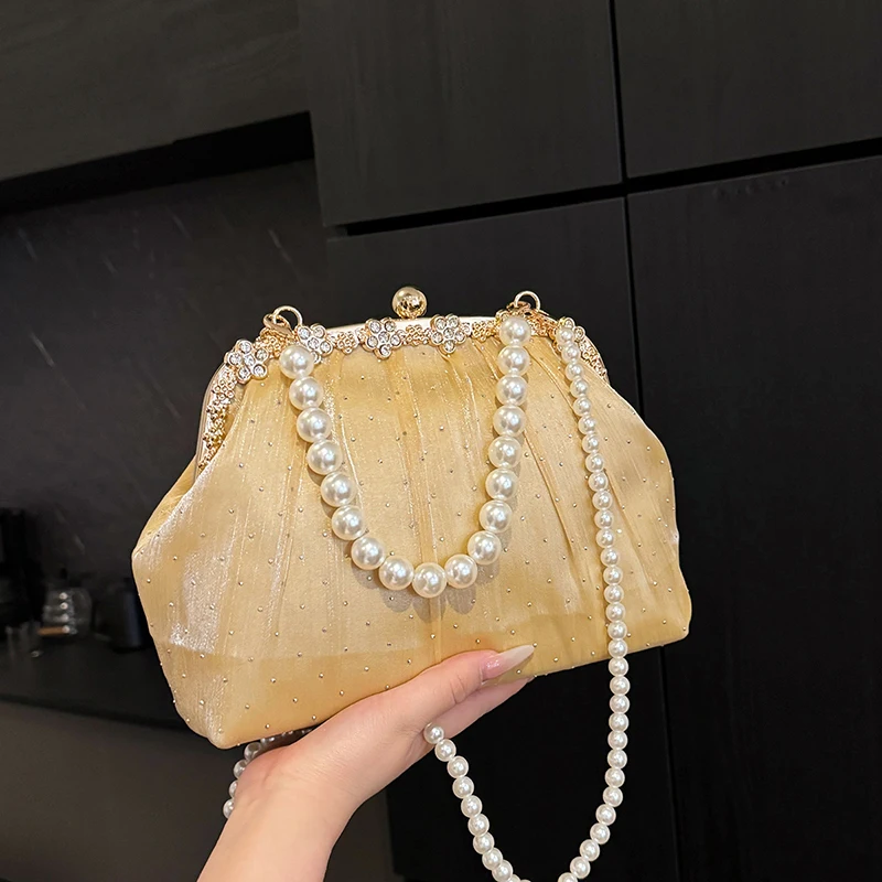 fashionable shell bag,Exquisite dinner Clutch bag, retro pleated design Evening bag,ladies' single-shoulder crossbody bag purse 
fashionable shell bag,Exquisite dinner Clutch bag, retro pleated design Evening bag,ladies' single-shoulder crossbody bag purse