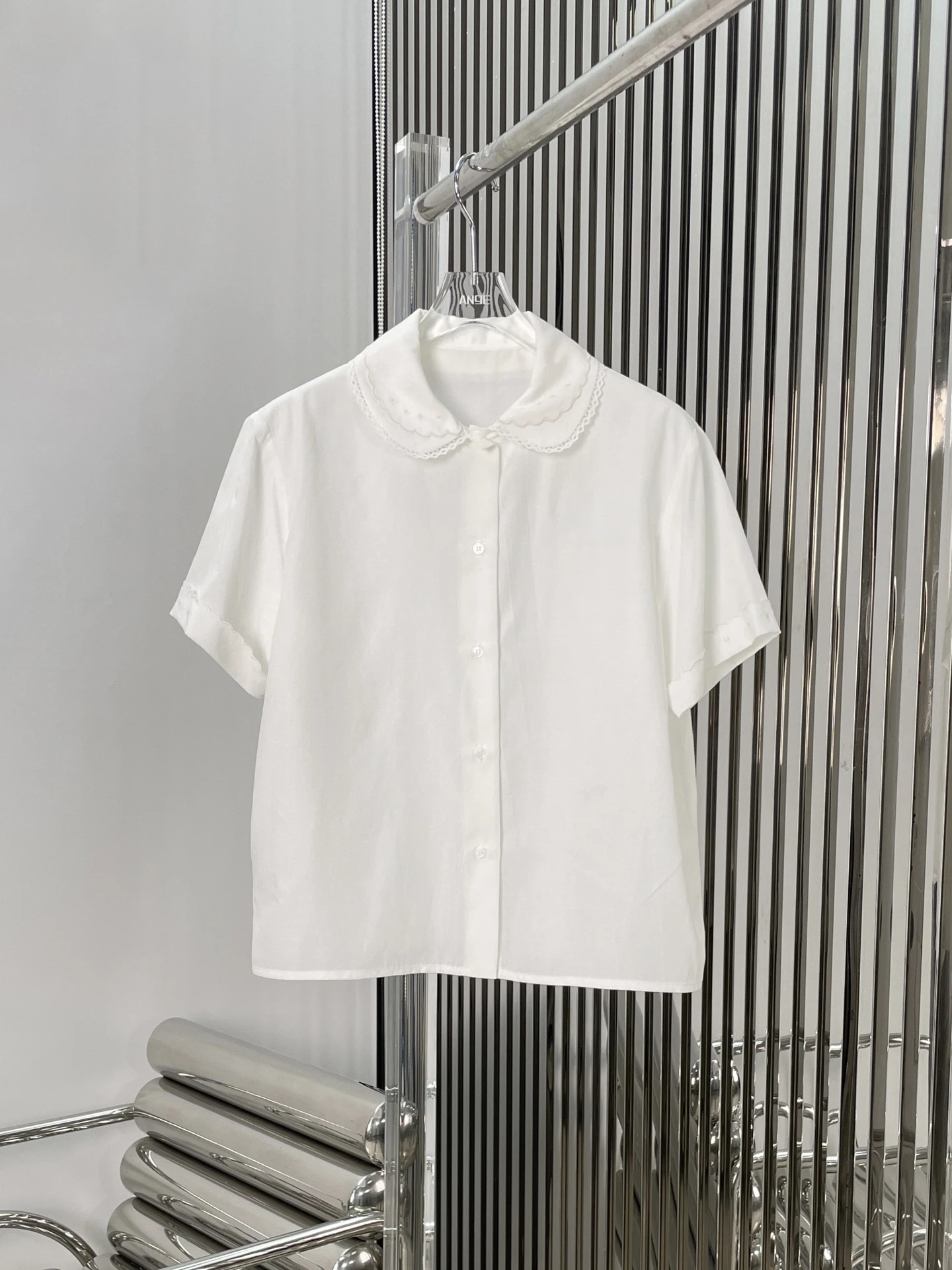 New Women's Simple Versatile Lace Trim Collar Short Sleeve White Shirt Slimming Anti-Aging Top Breathable Cotton Spring Fashion
New Women's Simple Versatile Lace Trim Collar Short Sleeve White Shirt Slimming Anti-Aging Top Breathable Cotton Spring Fashion