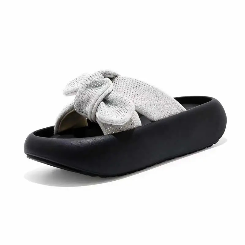 New Summer Women's Slippers Cute Bow Design Home Use Ladies Thick Base Sandals Wholesale PVC Material Adult Size Sweet Style
New Summer Women's Slippers Cute Bow Design Home Use Ladies Thick Base Sandals Wholesale PVC Material Adult Size Sweet Style