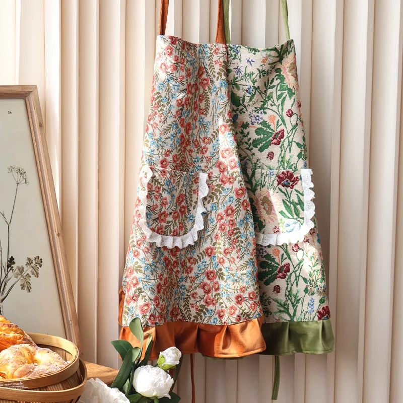 Retro Decorative Lace Apron Home Kitchen Cooking Neck-wrap Apron Floral Pattern Durable Working Clothes Anti-fouling Overclothes
Retro Decorative Lace Apron Home Kitchen Cooking Neck-wrap Apron Floral Pattern Durable Working Clothes Anti-fouling Overclothes