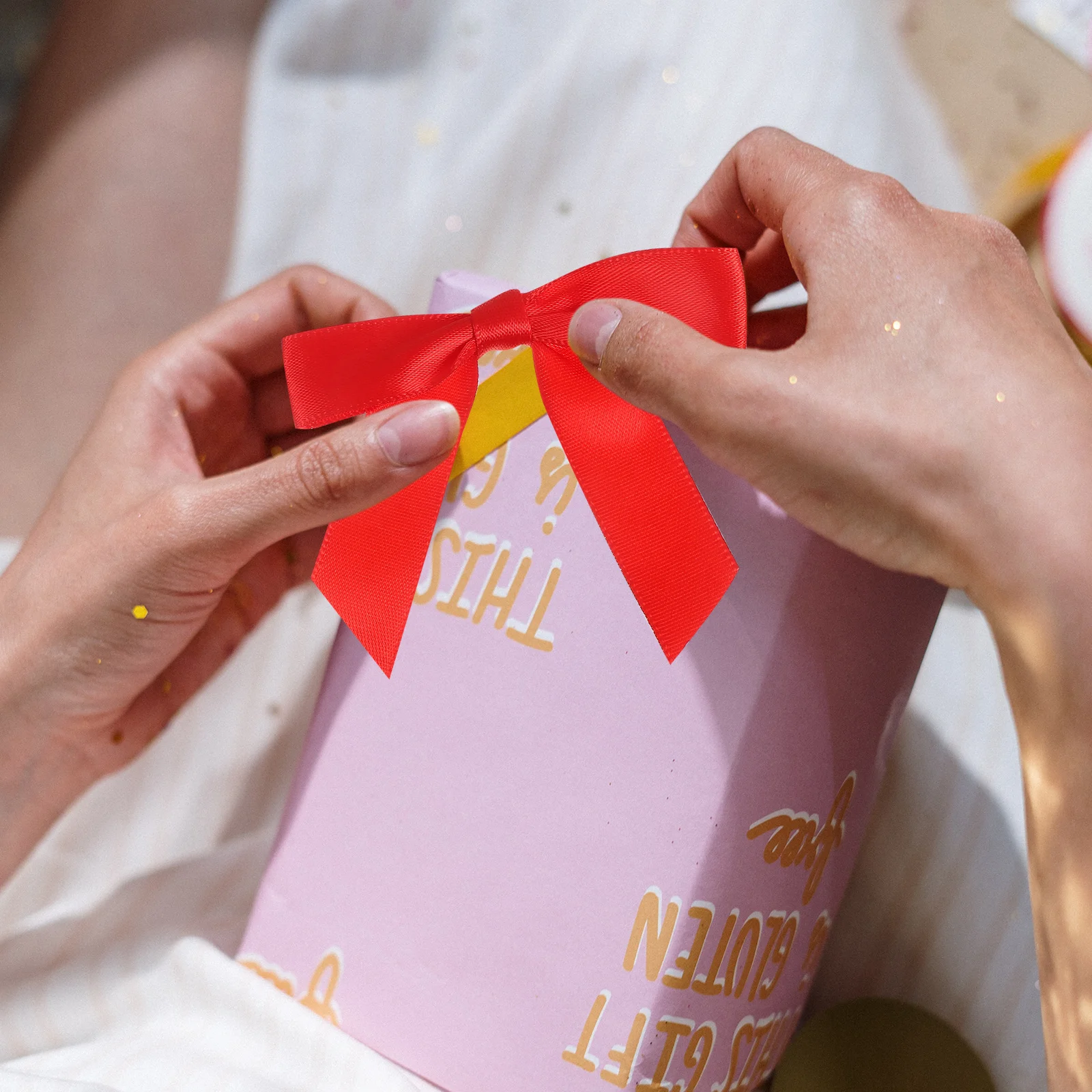 50Pcs Small Red Bows for Crafts Polyester Ribbon Party Supplies Wedding Decor DIY Projects Adjustable Secure Design
50Pcs Small Red Bows for Crafts Polyester Ribbon Party Supplies Wedding Decor DIY Projects Adjustable Secure Design