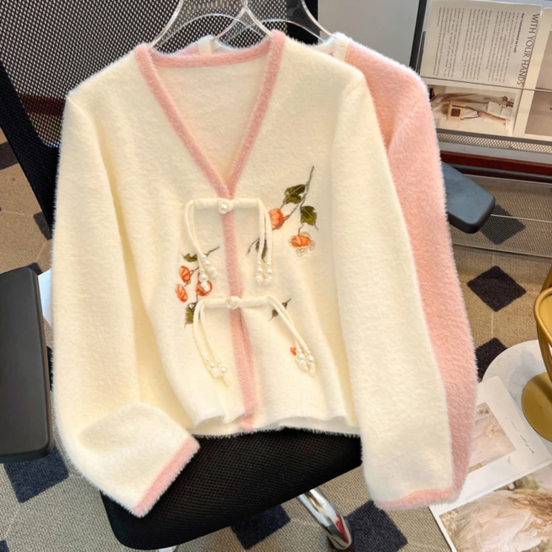 New Chinese Style V-neck Sweater Coat Women's Spring Autumn Imitation Mink Velvet Embroidered Buckle Warm Knitted Cardigan Top
New Chinese Style V-neck Sweater Coat Women's Spring Autumn Imitation Mink Velvet Embroidered Buckle Warm Knitted Cardigan Top