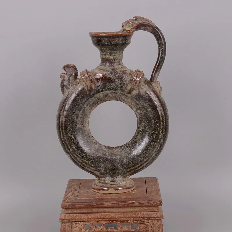 Song Yue Kiln Tea Ink Glazed Dragon Handle Chicken Head Center Pot Antique Porcelain Collectibles Desktop Ornament
Song Yue Kiln Tea Ink Glazed Dragon Handle Chicken Head Center Pot Antique Porcelain Collectibles Desktop Ornament