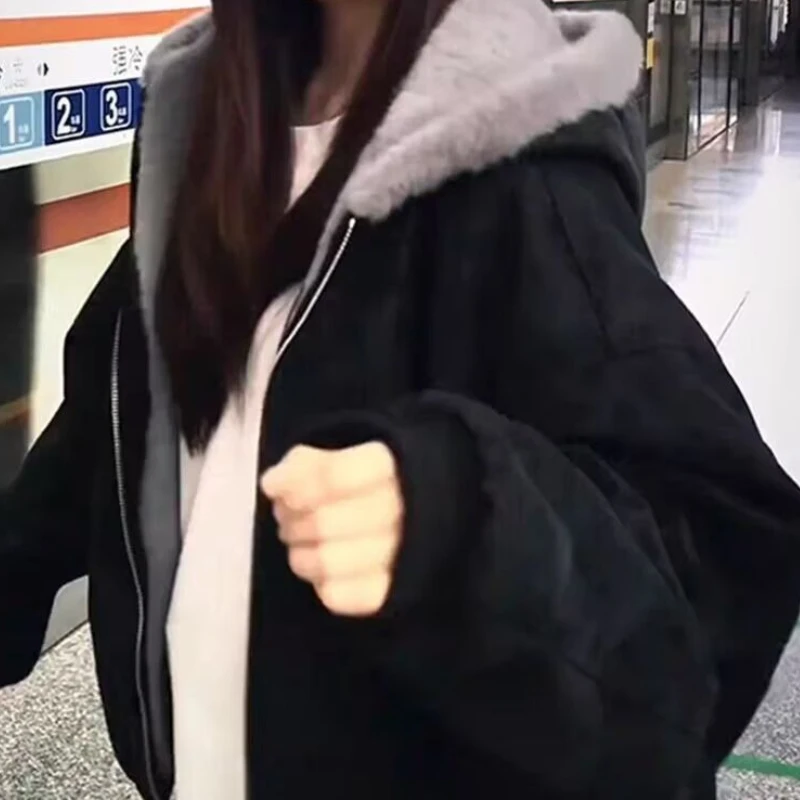 Hooded Leather Jacket Padded Women's Winter Thickened Warm American Sweater Collar Padded Jacket
Hooded Leather Jacket Padded Women's Winter Thickened Warm American Sweater Collar Padded Jacket