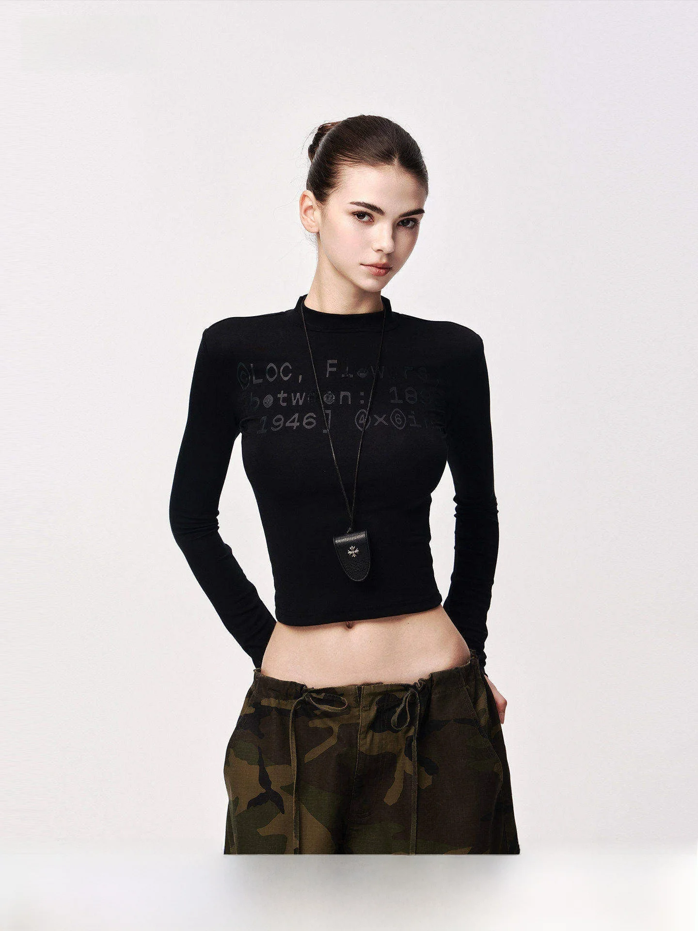 Женская облегающая винтажная футболка с высоким воротником и рукавом 3/4, осенний топ в стиле Spicy Girl
Женская облегающая винтажная футболка с высоким воротником и рукавом 3/4, осенний топ в стиле Spicy Girl