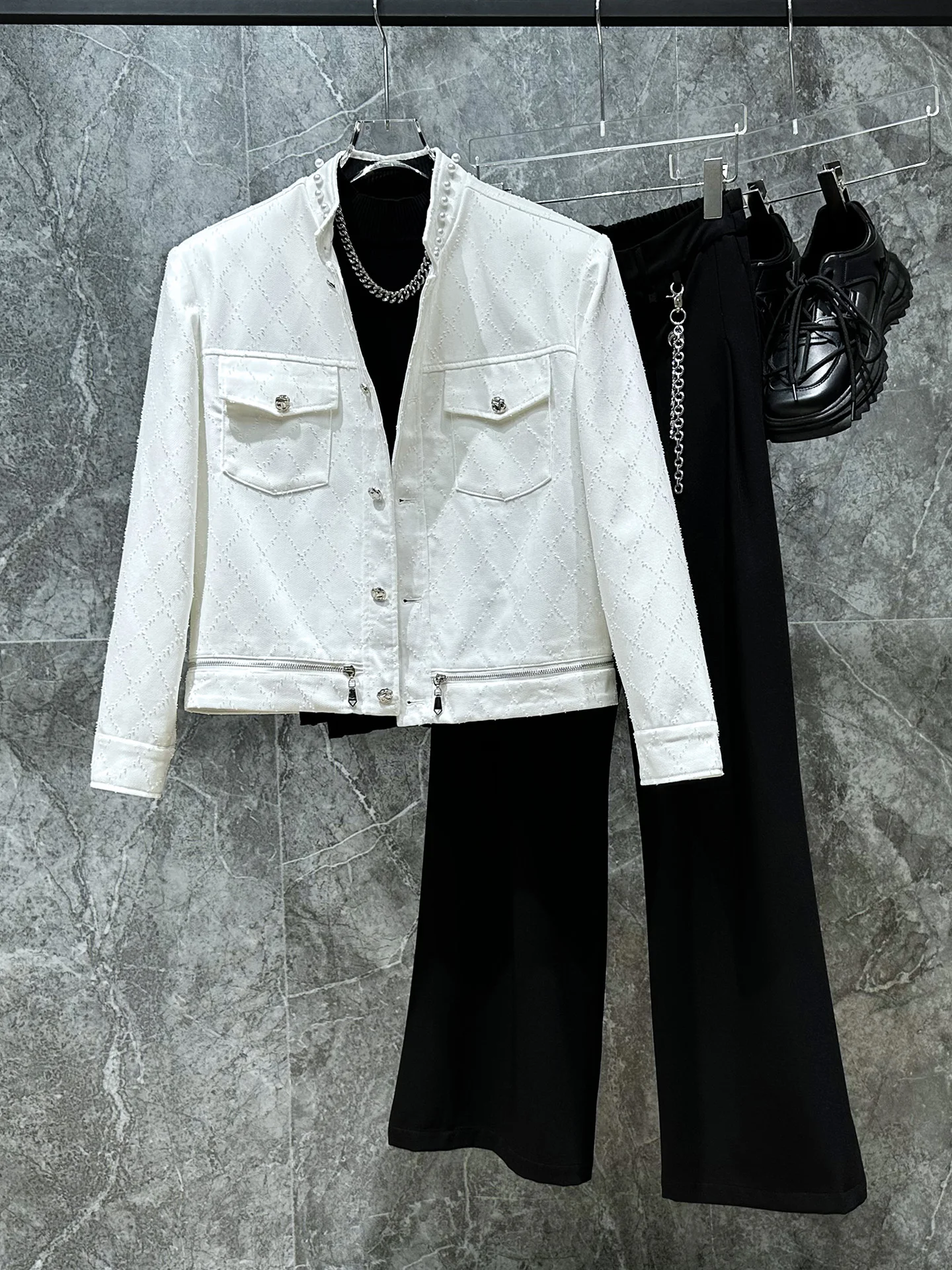 Faionable ort Denim Jaet for Men 2025 New Sle Loose Fit Korean Sle Youthful Ele Button up Casual Outerwear
Faionable ort Denim Jaet for Men 2025 New Sle Loose Fit Korean Sle Youthful Ele Button up Casual Outerwear