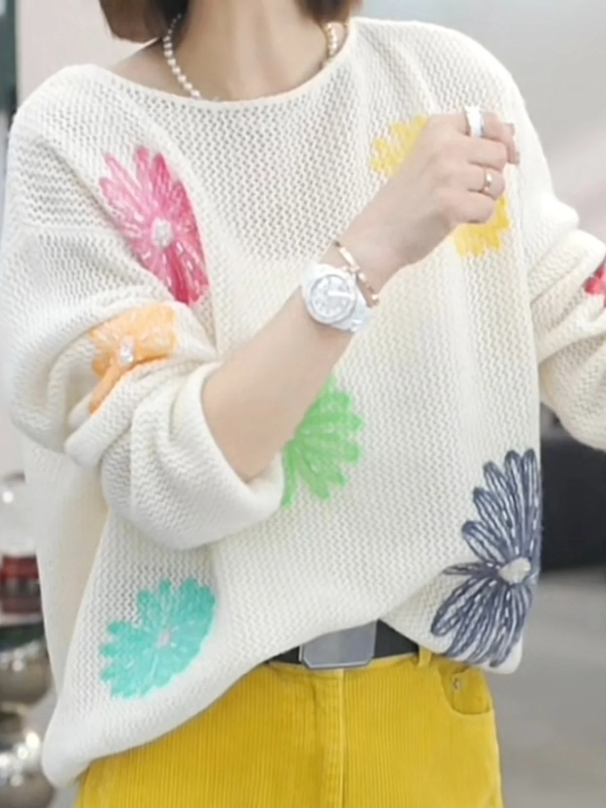 Модный универсальный вязаный свитер с пайетками и цветочной вышивкой, круглый вырез, прямой крой, длинный рукав
Модный универсальный вязаный свитер с пайетками и цветочной вышивкой, круглый вырез, прямой крой, длинный рукав