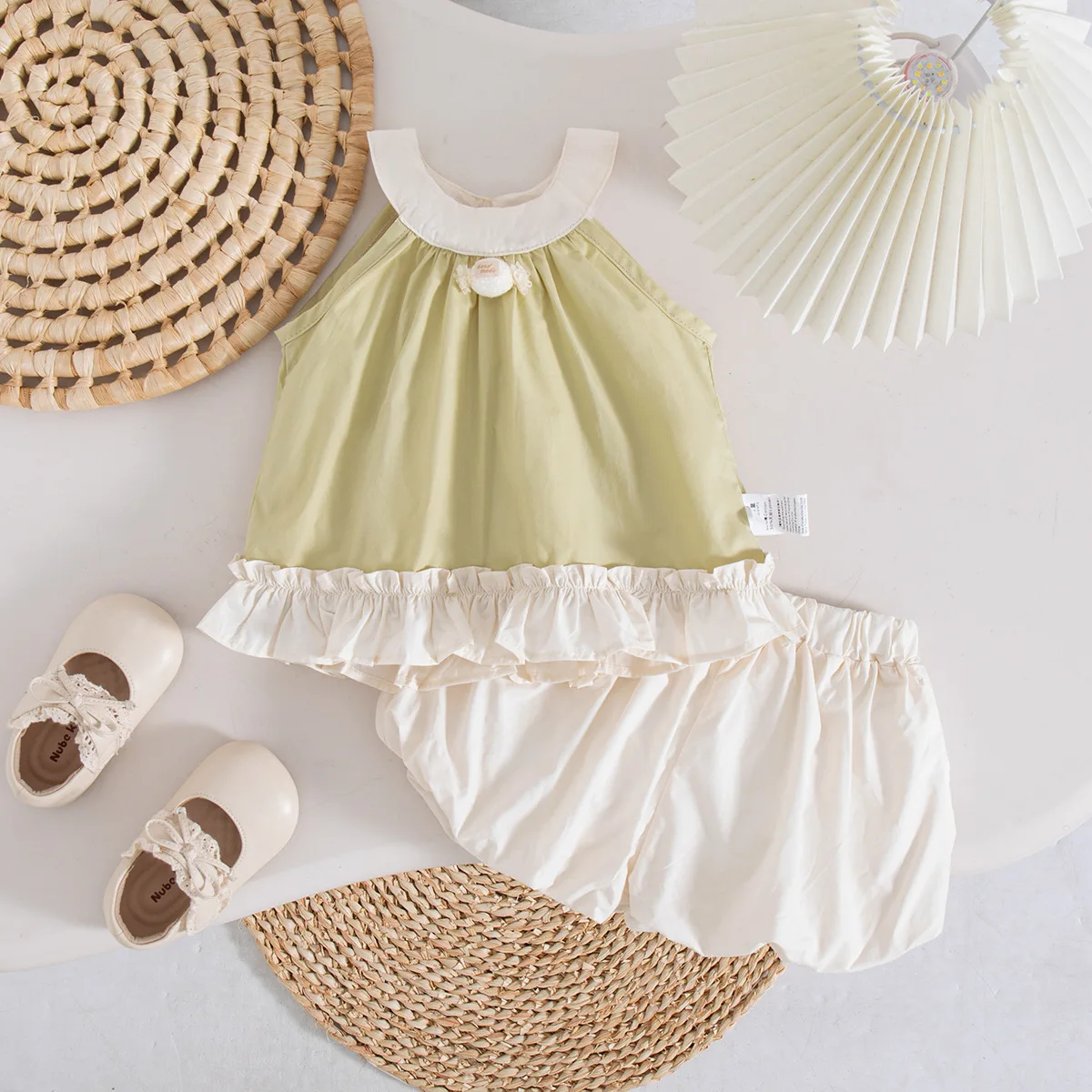 Baby Summer Outfit Korean Soft Style Set - Girl's Strapless Top + Cream White Bud Shorts Two-Piece
Baby Summer Outfit Korean Soft Style Set - Girl's Strapless Top + Cream White Bud Shorts Two-Piece