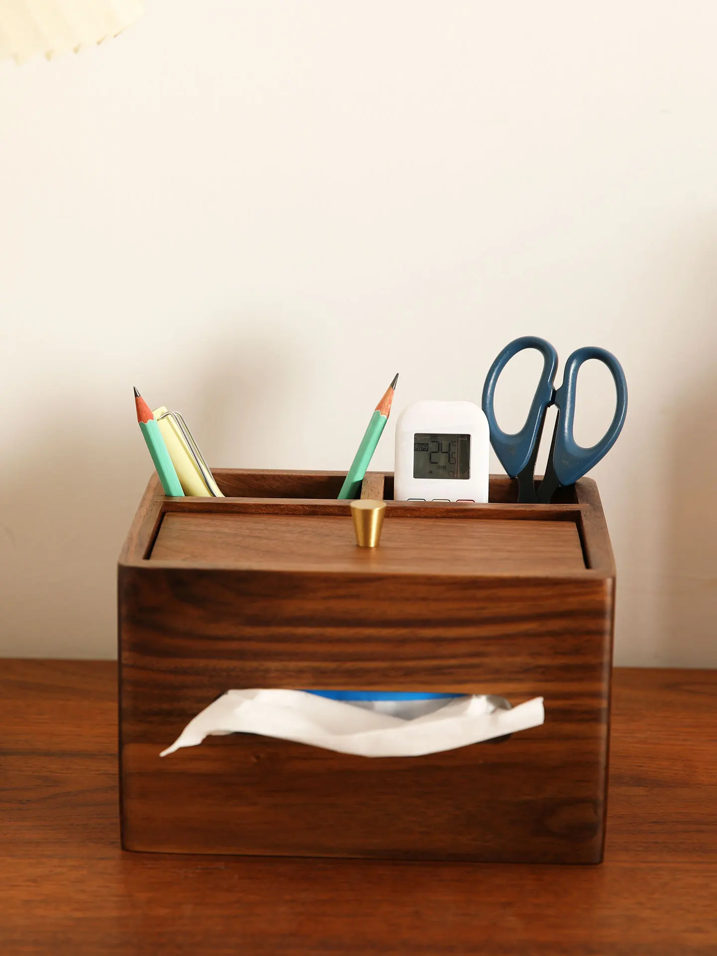 Black Walnut Wooden Tissue Box Multi-Functional for Living Room Office Desk Remote Control Storage Box Dustproof Design New C...
Black Walnut Wooden Tissue Box Multi-Functional for Living Room Office Desk Remote Control Storage Box Dustproof Design New C...