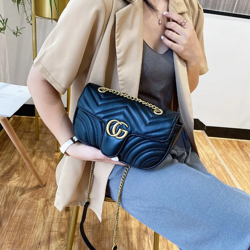 Classy Women Satchel Bag Structured PU Leather Material Classic Style with Metal Accents Adjustable Strap for Work Daily Use
Classy Women Satchel Bag Structured PU Leather Material Classic Style with Metal Accents Adjustable Strap for Work Daily Use