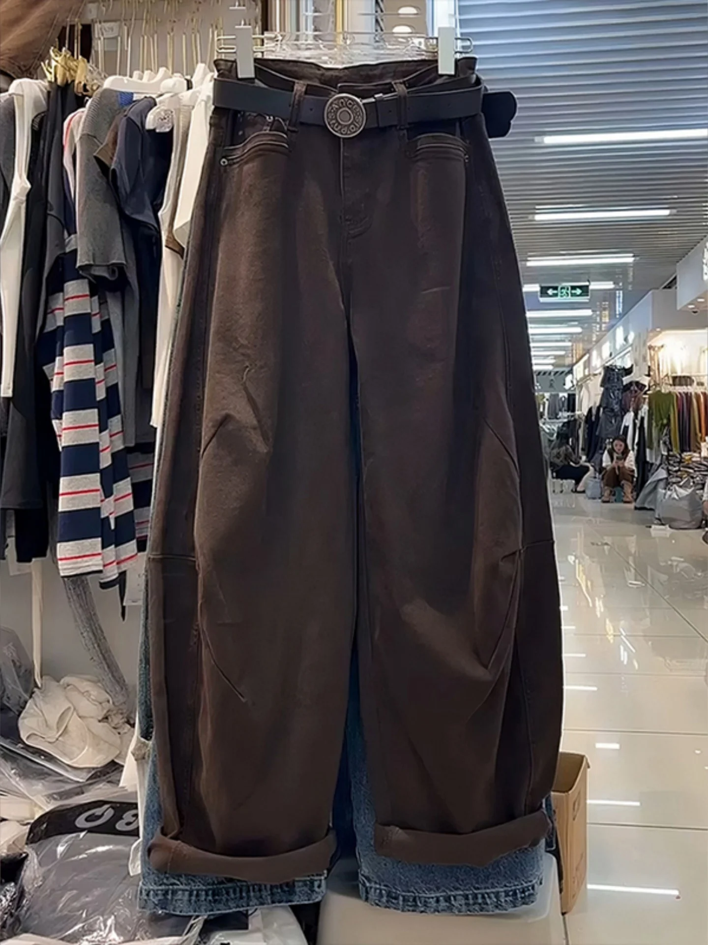 High Waist Wide Leg Jeans Women's Curved Blade Coffee Color Denim Pants Loose Fit Tummy Covering Casual Straight Cut Jeans
High Waist Wide Leg Jeans Women's Curved Blade Coffee Color Denim Pants Loose Fit Tummy Covering Casual Straight Cut Jeans
