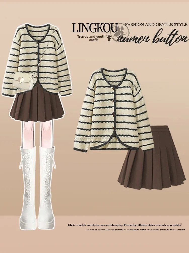 plus Size Spring Autumn Slimming Set Stripe Knitwear Sweater Short Style Pleated Skirt Two Piece Set Fashionable College Style
plus Size Spring Autumn Slimming Set Stripe Knitwear Sweater Short Style Pleated Skirt Two Piece Set Fashionable College Style