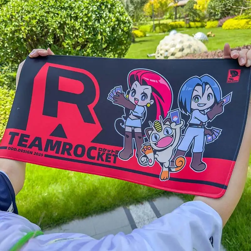 580X300X2Mm Diy Ptcg Jessie Rocket Team Card Battle Mat James Meowth Single Player Board Game Card Battle Card Gift Toys
580X300X2Mm Diy Ptcg Jessie Rocket Team Card Battle Mat James Meowth Single Player Board Game Card Battle Card Gift Toys