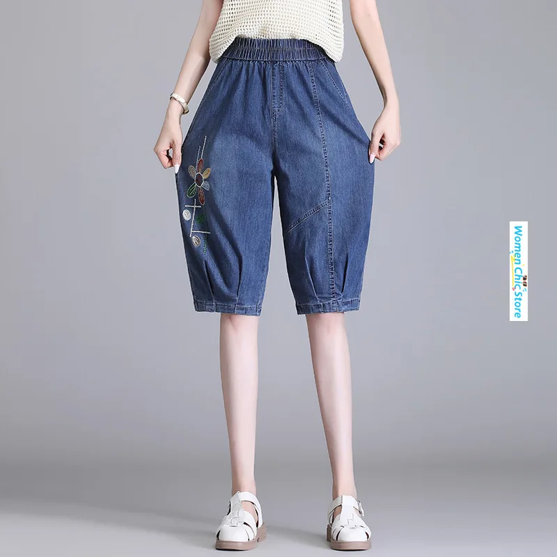 Embroidery Elastic High Waist Loose Fit Half Jeans 2024 Summer Elegant Casual Denim Lantern Pants Knee Length Trousers 4XL 23109
Embroidery Elastic High Waist Loose Fit Half Jeans 2024 Summer Elegant Casual Denim Lantern Pants Knee Length Trousers 4XL 23109