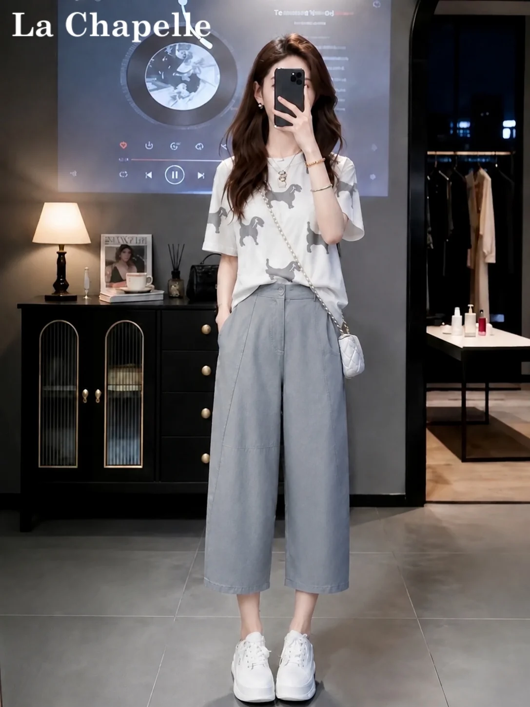 La Chapelle Casual Sportswear Set Women Summer 2026 New Elegant Korean Style Print Short Sleeve T-Shirt Nine-Piece Pants
La Chapelle Casual Sportswear Set Women Summer 2026 New Elegant Korean Style Print Short Sleeve T-Shirt Nine-Piece Pants