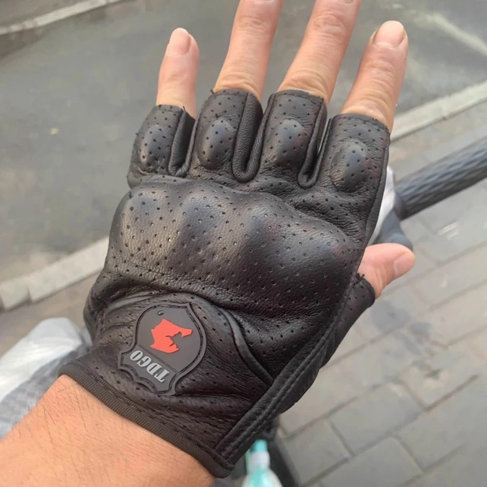 Durable Summer PU Half Finger Motocross Gloves with Breathable Mesh and TPU Protection Lightweight Luvas for Off-Road Riding
Durable Summer PU Half Finger Motocross Gloves with Breathable Mesh and TPU Protection Lightweight Luvas for Off-Road Riding