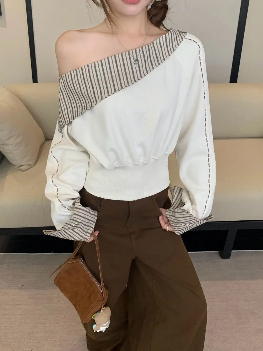 Gagarich Contrasting Colors Striped Splicing Sloping Shoulders Temperament Long Sleeved Hoodie Women Autumn Slim Fit Slimming
Gagarich Contrasting Colors Striped Splicing Sloping Shoulders Temperament Long Sleeved Hoodie Women Autumn Slim Fit Slimming