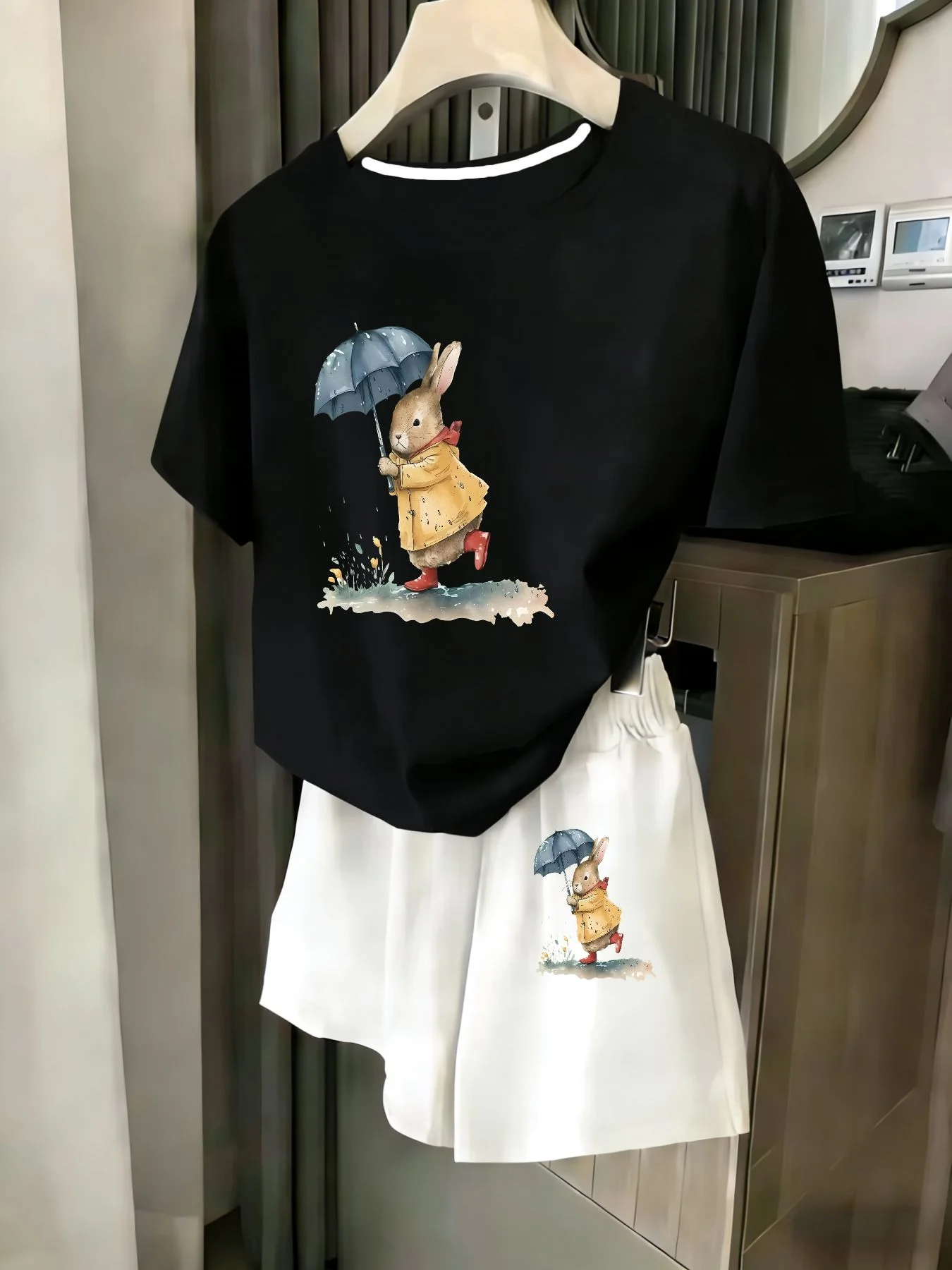Ladies 2-Piece Set Summer Beach Vacation Casual round Neck Short Sleeve Random Print T-Shirt Elastic Waist Shorts Suit Comfortab
Ladies 2-Piece Set Summer Beach Vacation Casual round Neck Short Sleeve Random Print T-Shirt Elastic Waist Shorts Suit Comfortab
