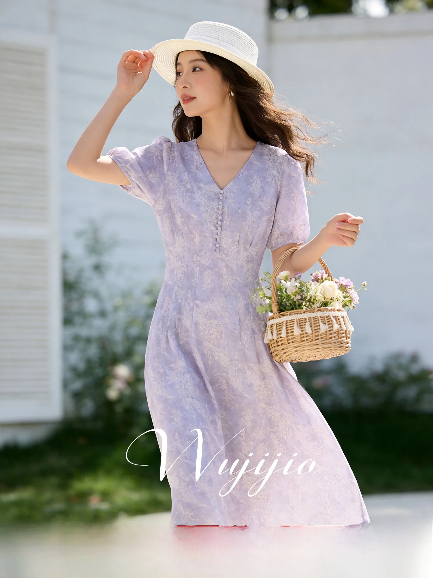 plus Size Floral Embroidery Bubble Sleeve Dress Gentle Style Mid-Length A-Line Silhouette Casual Wear Polyester Fiber V-Neck ...
plus Size Floral Embroidery Bubble Sleeve Dress Gentle Style Mid-Length A-Line Silhouette Casual Wear Polyester Fiber V-Neck ...
