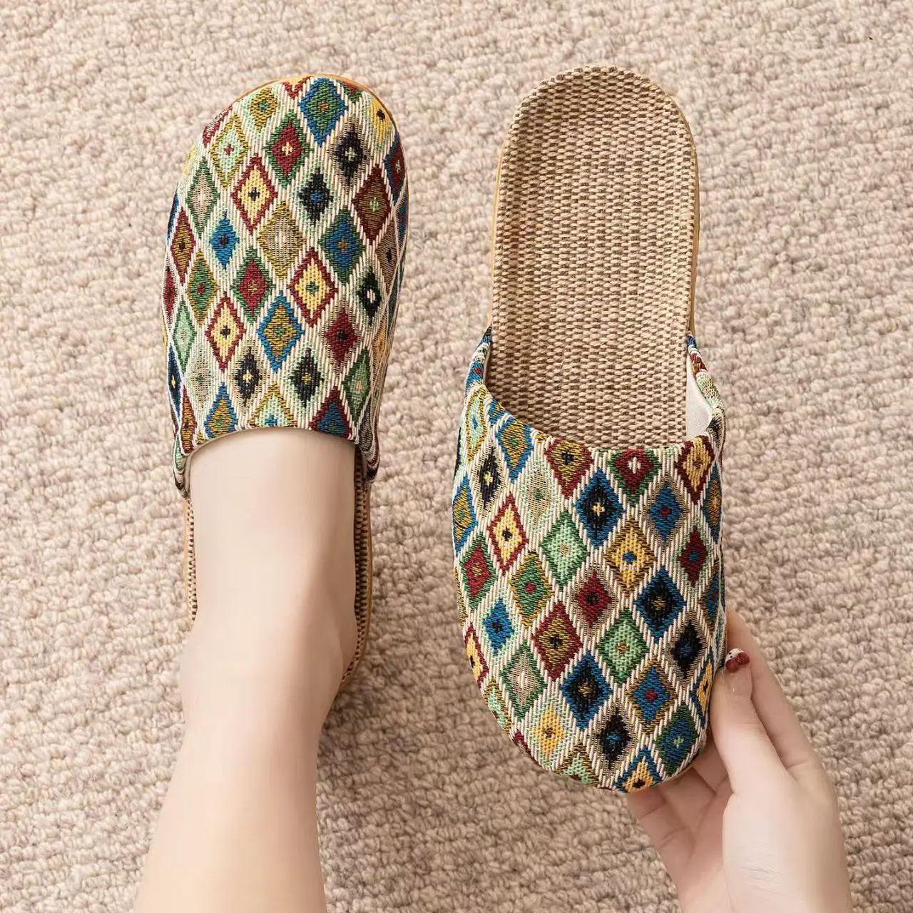 Men Closed Toe Print Linen Slippers Lovers Summer New Soft Sole Lightweight Breathable Home Silent Slippers Wood Floor Slippers
Men Closed Toe Print Linen Slippers Lovers Summer New Soft Sole Lightweight Breathable Home Silent Slippers Wood Floor Slippers