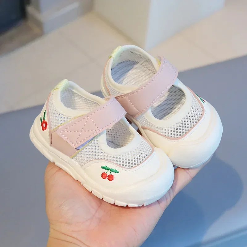 Baby Kids First Walkers Mesh Breathable Boys Girls Flat Shoes Non-slip 2025 New Fashion Cute Walking Shoes with Sweet Cherry
Baby Kids First Walkers Mesh Breathable Boys Girls Flat Shoes Non-slip 2025 New Fashion Cute Walking Shoes with Sweet Cherry