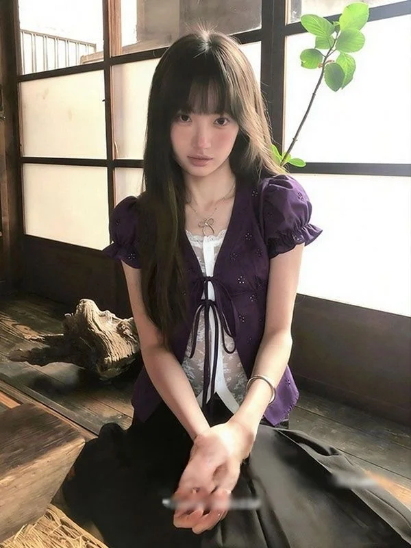Korean Style Short Sleeve Lace Waist Cinched Bubble Sleeve Shirt Women's Summer Purple Top V-neck Regular Fabric Lightweight
Korean Style Short Sleeve Lace Waist Cinched Bubble Sleeve Shirt Women's Summer Purple Top V-neck Regular Fabric Lightweight