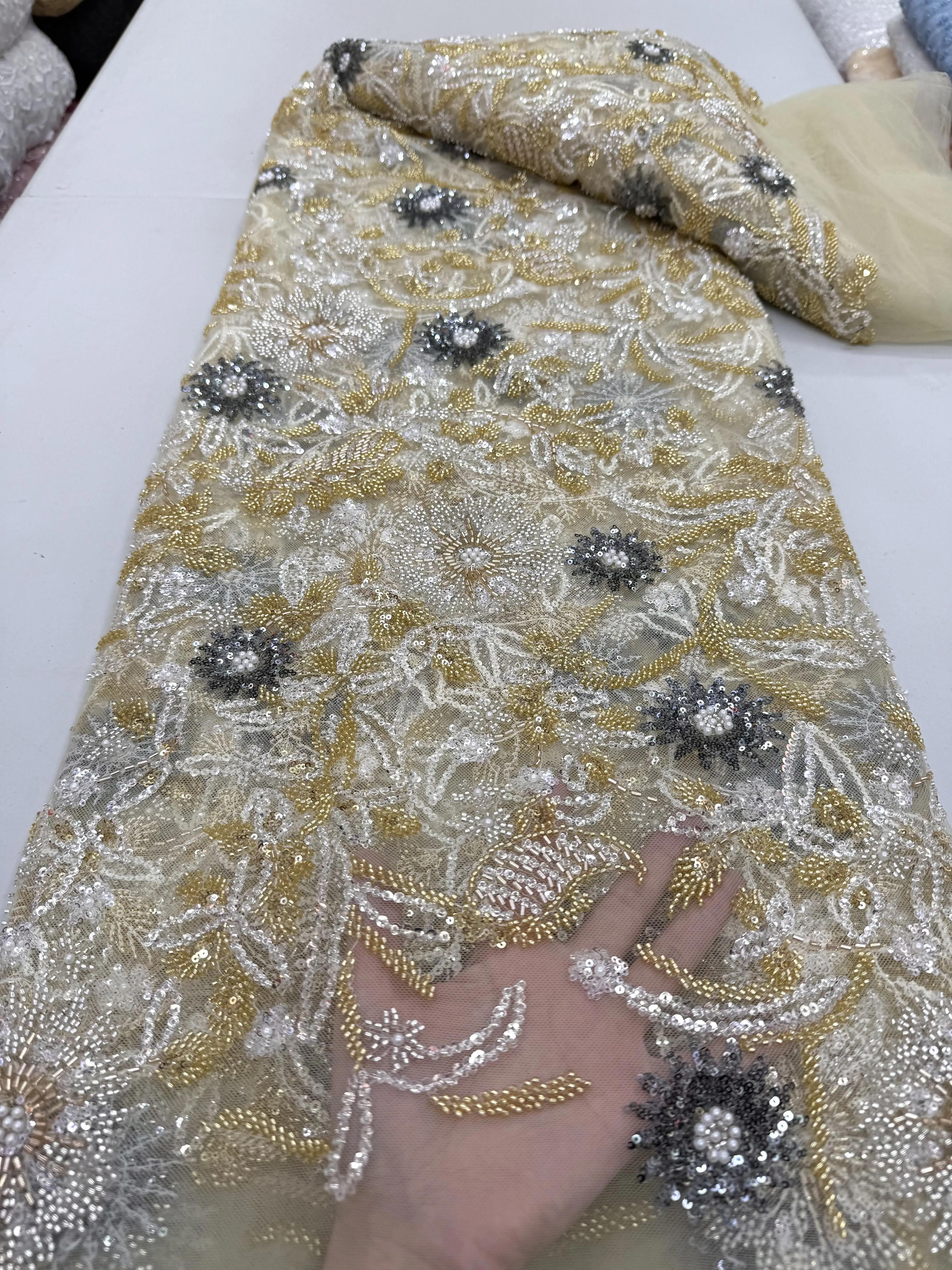 African Nigerian French Net Groom Embroidery Tulle Sequins Lace Fabric Luxurious Heavy Beaded Lace For Wedding
African Nigerian French Net Groom Embroidery Tulle Sequins Lace Fabric Luxurious Heavy Beaded Lace For Wedding
