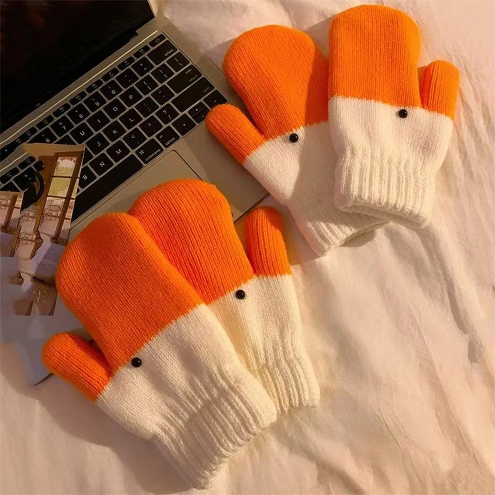 Christmas and New Year Cozy Funny Duck Unisex Cartoon Swan Mittens for Autumn and Winter Novelty Warm Gloves Gift for Women Men
Christmas and New Year Cozy Funny Duck Unisex Cartoon Swan Mittens for Autumn and Winter Novelty Warm Gloves Gift for Women Men