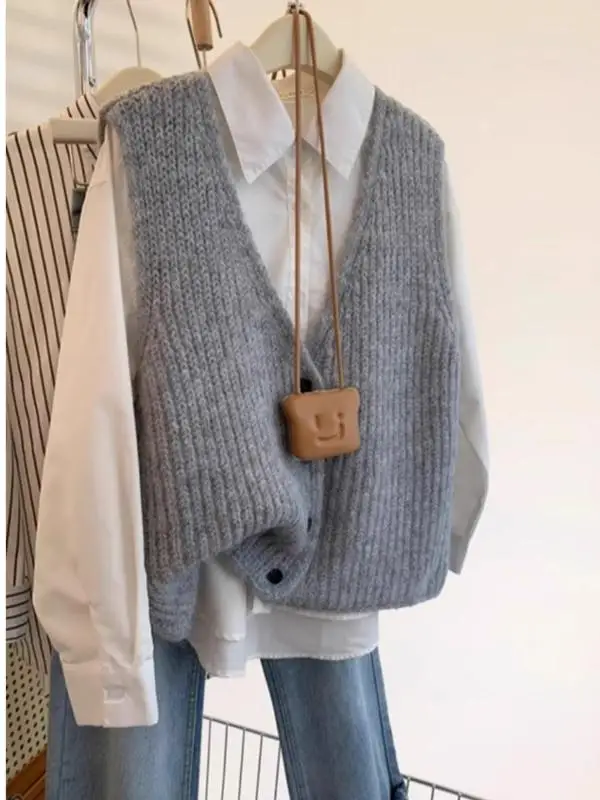 Korean Style plus Size Women's Knitted Vest Top Layering Shirt Shoulder Pad Sweater Two-Piece Set Autumn Winter Outerwear
Korean Style plus Size Women's Knitted Vest Top Layering Shirt Shoulder Pad Sweater Two-Piece Set Autumn Winter Outerwear