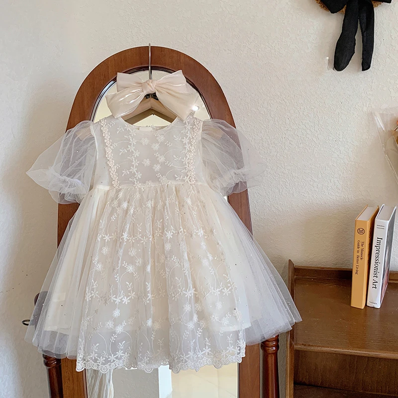 2024 Korean Childrens Dress Girls 2024 Summer New Sweet Baby Princess Dress Baby Girl White Cute Gentle Dress
2024 Korean Childrens Dress Girls 2024 Summer New Sweet Baby Princess Dress Baby Girl White Cute Gentle Dress