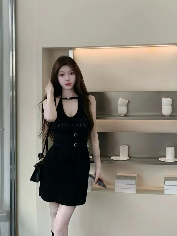Summer Knitted Hollow Out Mini Dress Women Sleeveless Deep V-neck Split Solid Slim Dresses Fashion 2025 Lady Vacation Robe N867
Summer Knitted Hollow Out Mini Dress Women Sleeveless Deep V-neck Split Solid Slim Dresses Fashion 2025 Lady Vacation Robe N867
