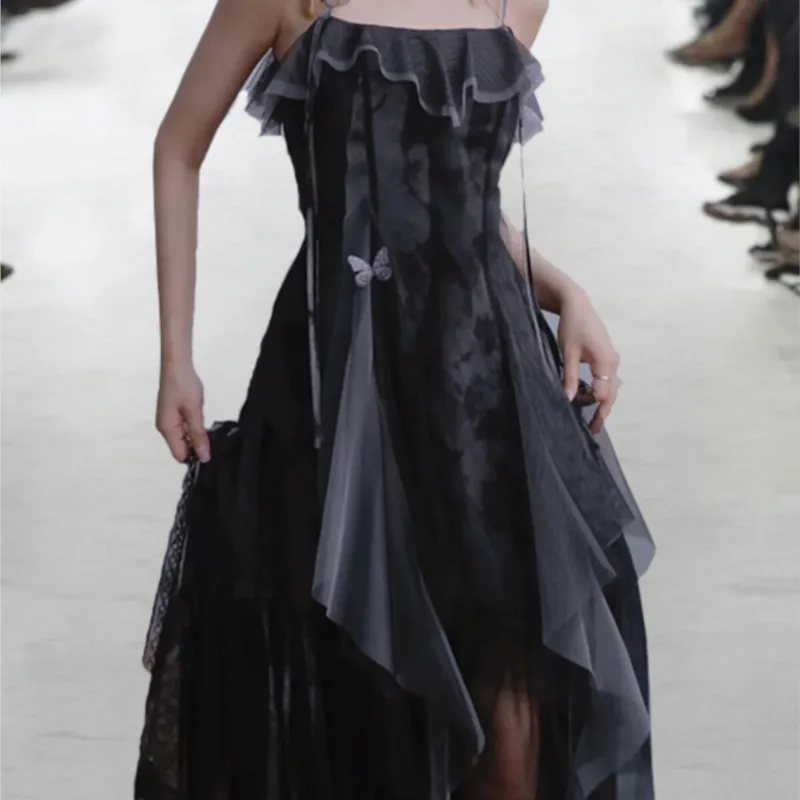 Cha Xie Sen's irregularly ruffled waist-cinched vacation net chiffon dress with a blurred halter
Cha Xie Sen's irregularly ruffled waist-cinched vacation net chiffon dress with a blurred halter