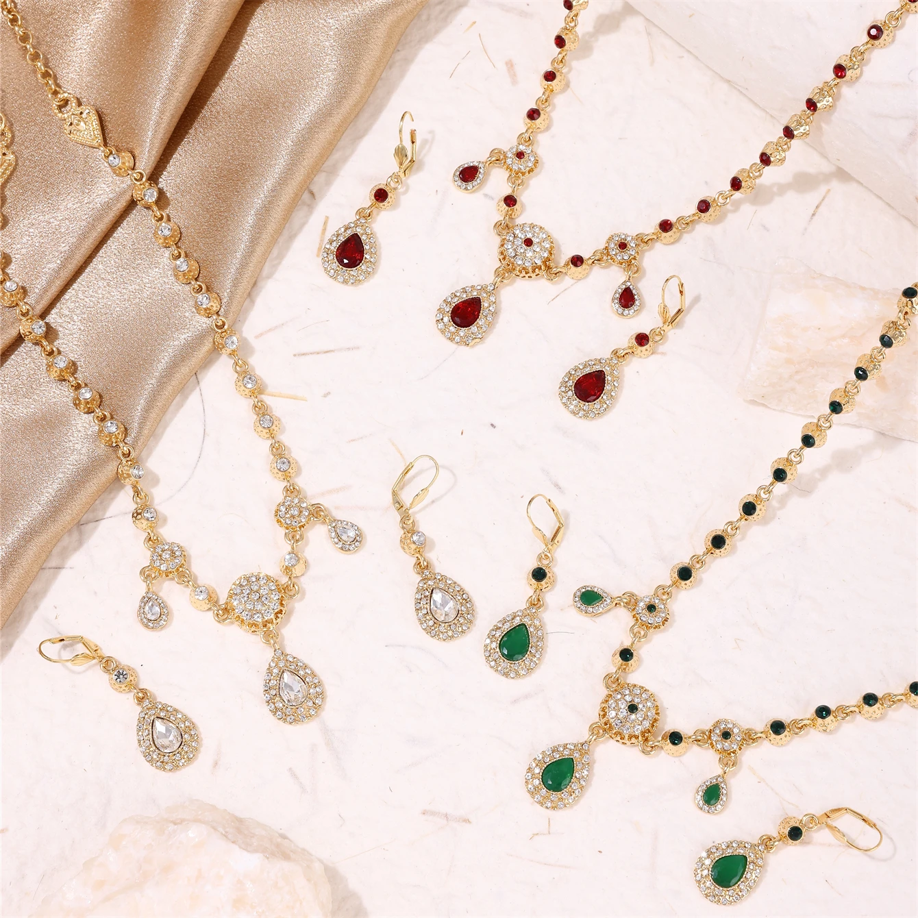 Middle Eastern Style Large Drop Rhinestone Necklace Earrings 2 Piece Pullover Necklace Multiple Uses Of Bridal Wedding Jewelry
Middle Eastern Style Large Drop Rhinestone Necklace Earrings 2 Piece Pullover Necklace Multiple Uses Of Bridal Wedding Jewelry