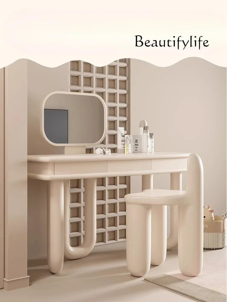 BJ Cream Wind Dresser Легкий французский кремовый столик для макияжа с ветром Спальня Простой маленький столик для макияжа со стулом
BJ Cream Wind Dresser Легкий французский кремовый столик для макияжа с ветром Спальня Простой маленький столик для макияжа со стулом