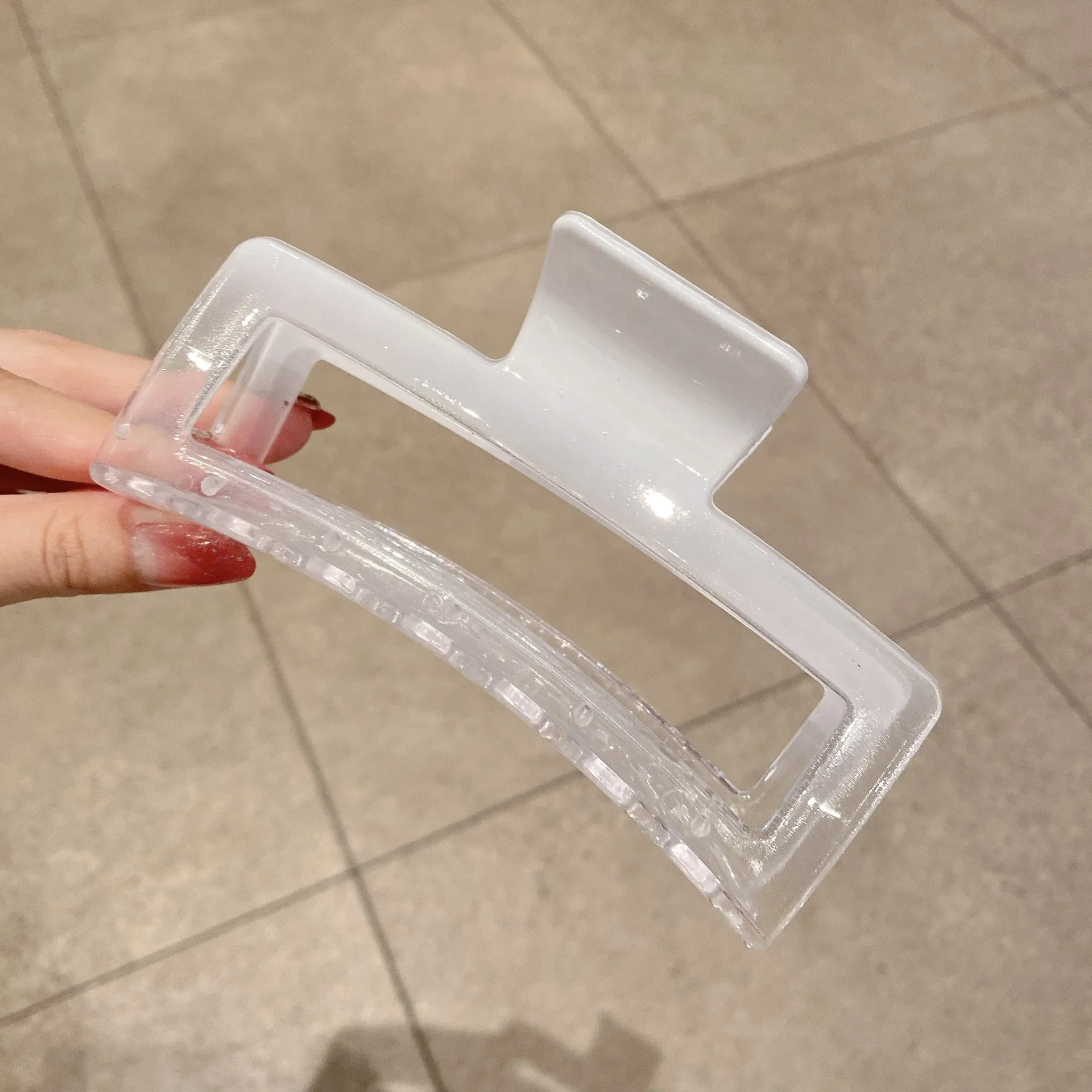 New Large Gradient Color Hair Claw Clip Simple Square Back Head Shark Clip Hairpin Women Girl Beach Headwear Hair Accessories
New Large Gradient Color Hair Claw Clip Simple Square Back Head Shark Clip Hairpin Women Girl Beach Headwear Hair Accessories