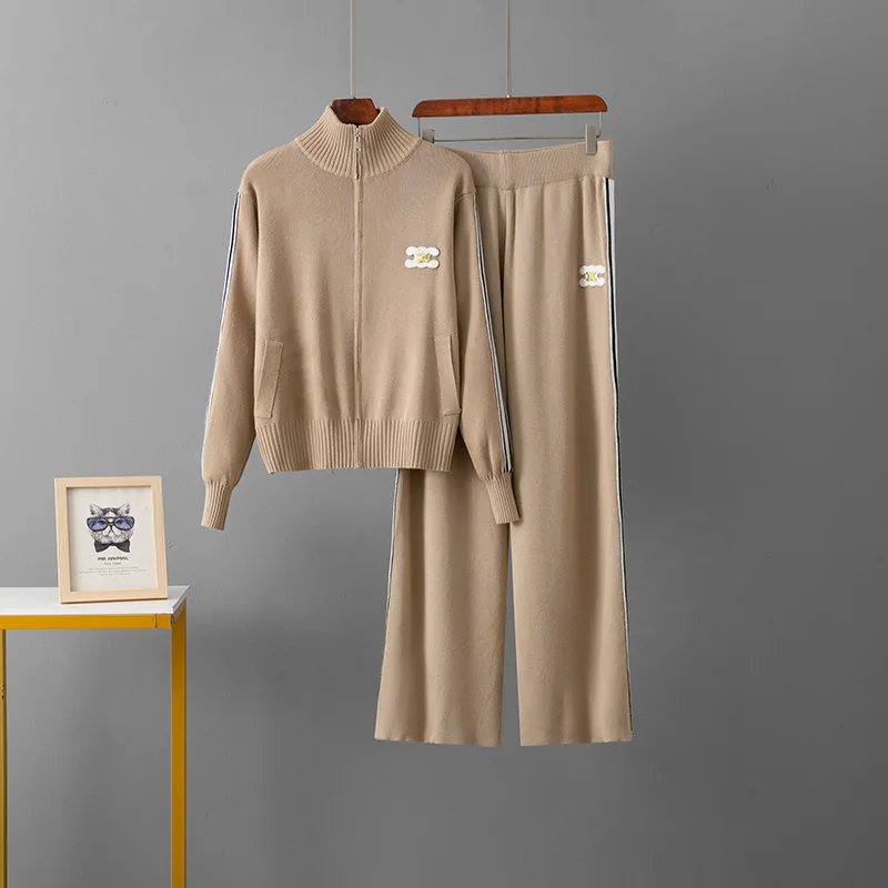 LISM Sports suit tracksuit for women's fashionable zipper stand up collar sweatshirt sportswear casual two-piece pants set 
LISM Sports suit tracksuit for women's fashionable zipper stand up collar sweatshirt sportswear casual two-piece pants set