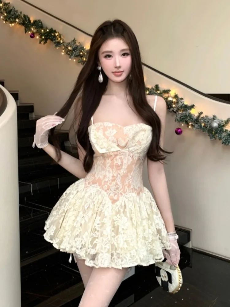 Elegant French Style Lace Strap Dress Women's Summer New Heavy Embroidery Slimming Puffy Princess Skirt Breathable Polyester ...
Elegant French Style Lace Strap Dress Women's Summer New Heavy Embroidery Slimming Puffy Princess Skirt Breathable Polyester ...