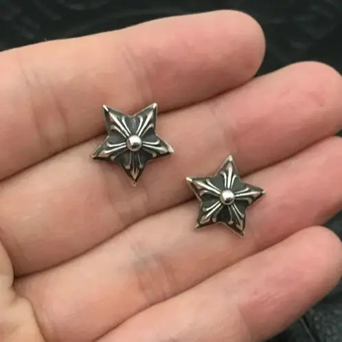 Hip hop star pentagram earrings for men and women, pure silver, European and American trendy brand, retro and personalized Gothi
Hip hop star pentagram earrings for men and women, pure silver, European and American trendy brand, retro and personalized Gothi
