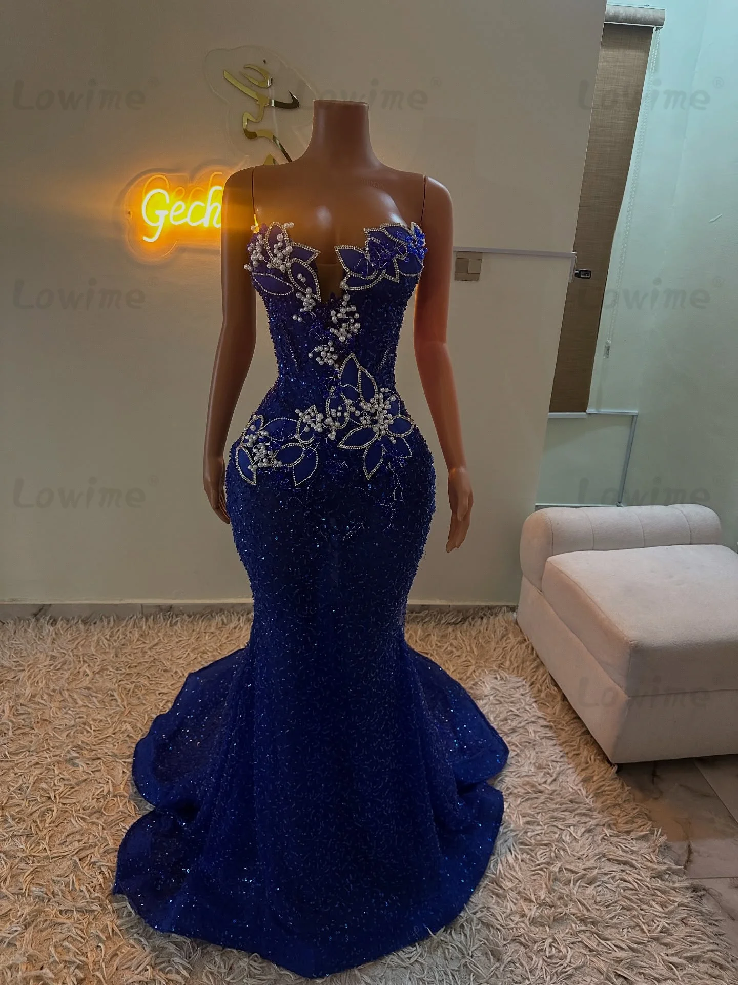 Индивидуальные вечерние платья-русалки королевского синего цвета 2026 года с жемчугом и кристаллами, длинные вечерние платья для женщин, платья для гостей на свадьбу, нарядные платья
Индивидуальные вечерние платья-русалки королевского синего цвета 2026 года с жемчугом и кристаллами, длинные вечерние платья для женщин, платья для гостей на свадьбу, нарядные платья