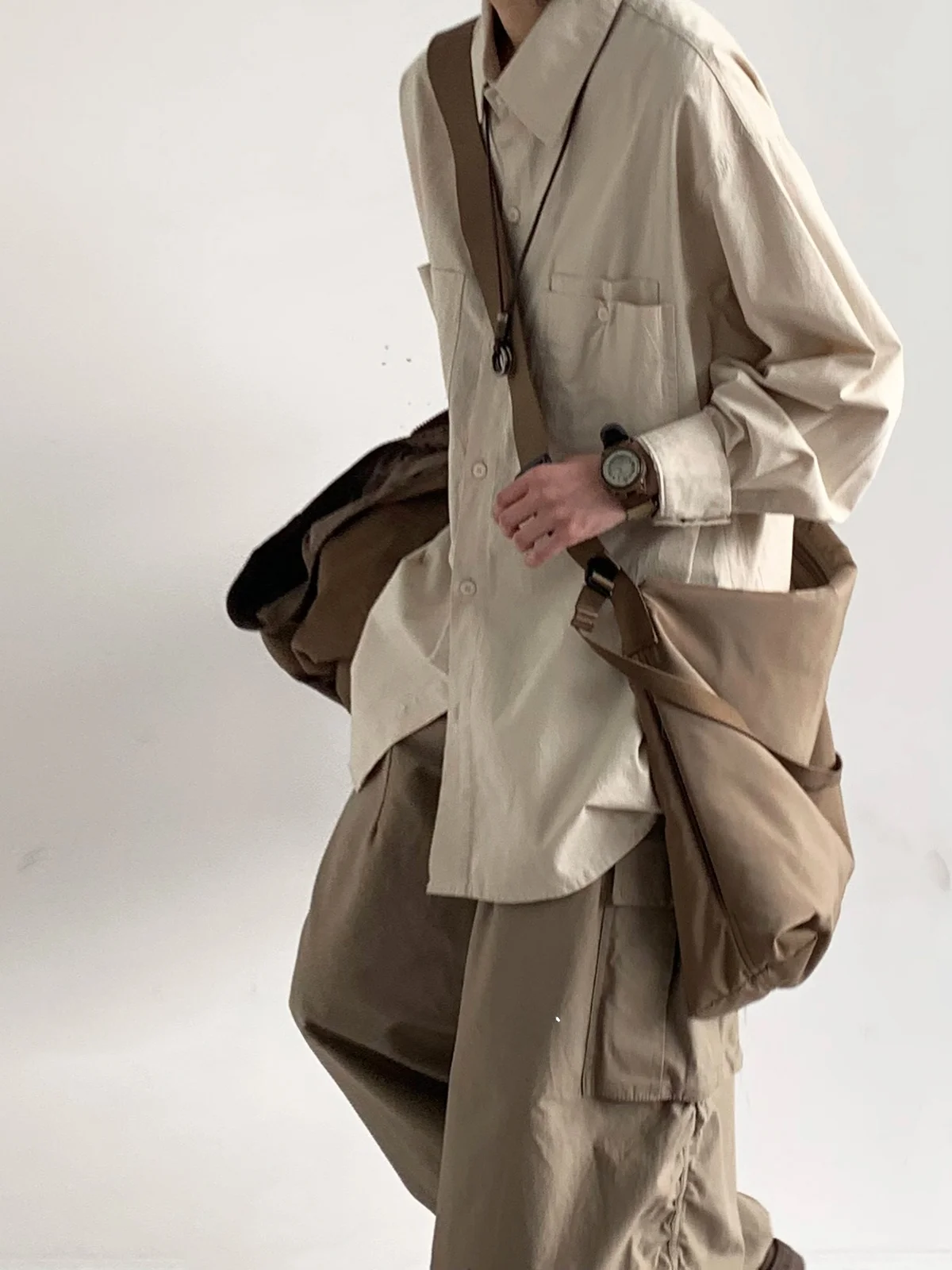 Spring New Sle Loose Long Sve Workwear irt ex Basic Retro Japanese Sle Outerwear Coat for Men And Women
Spring New Sle Loose Long Sve Workwear irt ex Basic Retro Japanese Sle Outerwear Coat for Men And Women