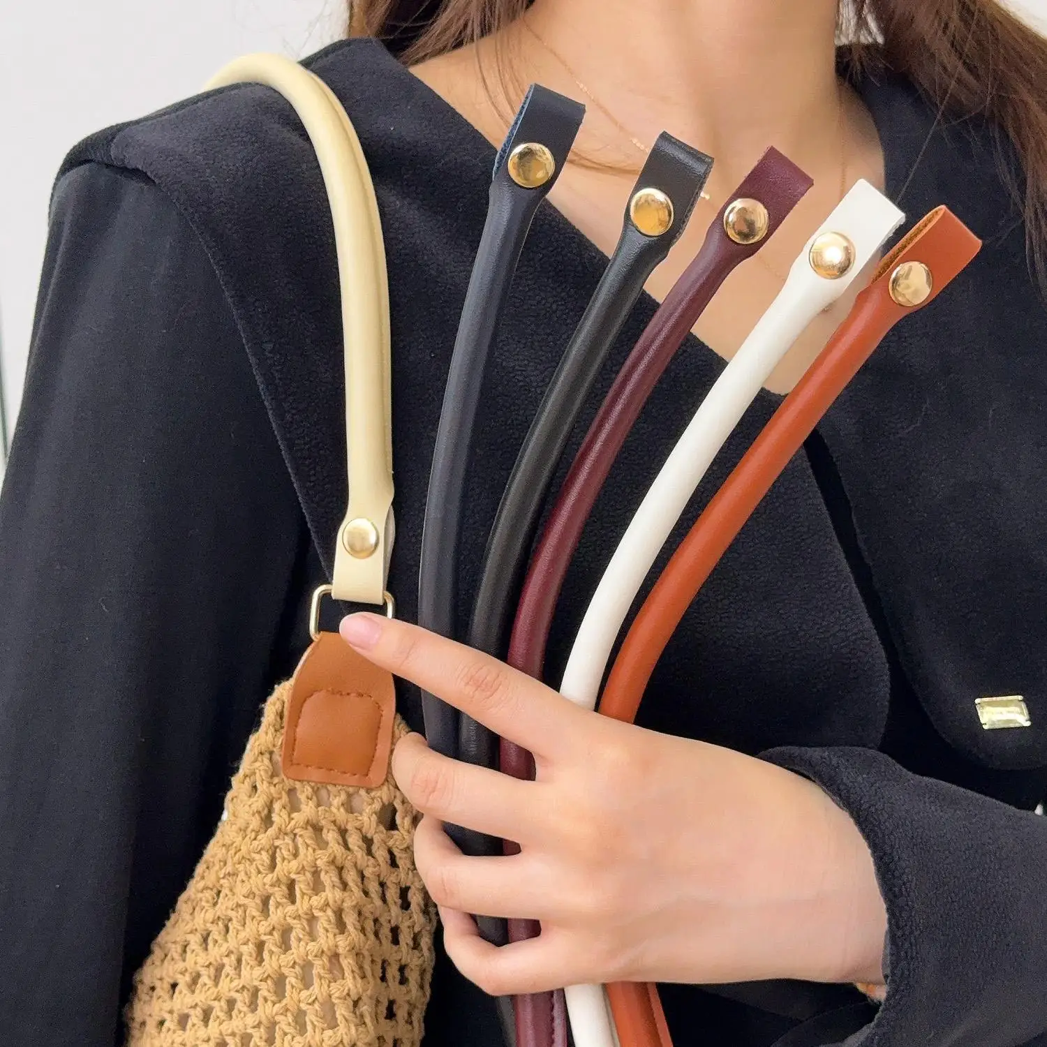 Сменная ручка для сумки DIY из искусственной кожи с кнопкой, съемный ремень-шнурок для женских сумок, аксессуары для сумок, ремень-пояс для сумок
Сменная ручка для сумки DIY из искусственной кожи с кнопкой, съемный ремень-шнурок для женских сумок, аксессуары для сумок, ремень-пояс для сумок